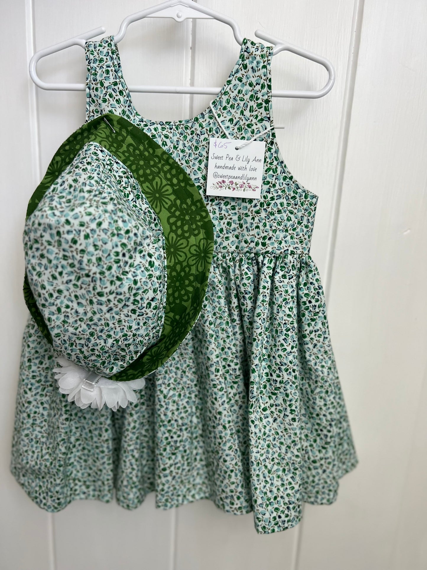 Green Leaf with Matching Hat